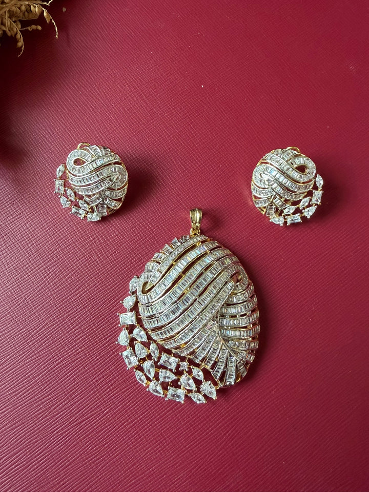 Samaira Diamond Pendant Set