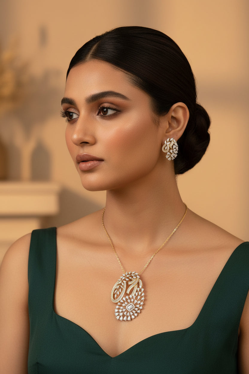 Keshavi Diamond Pendant Set