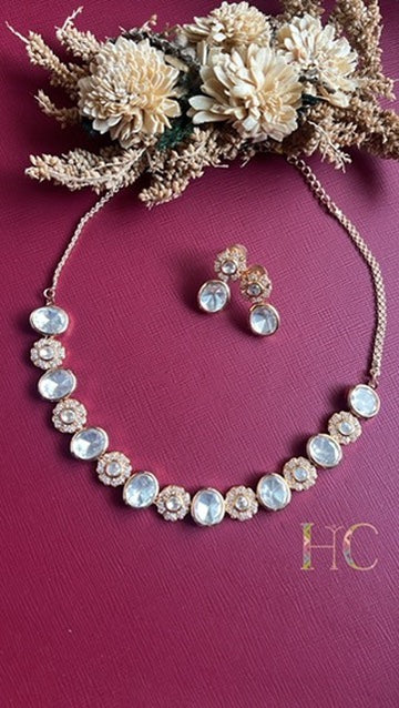 Mira Kundan Necklace Set