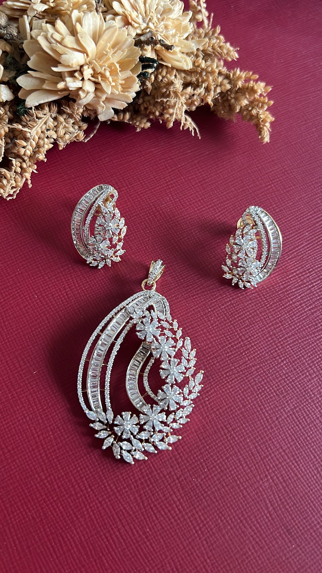 Zeenat Diamond Pendant Set