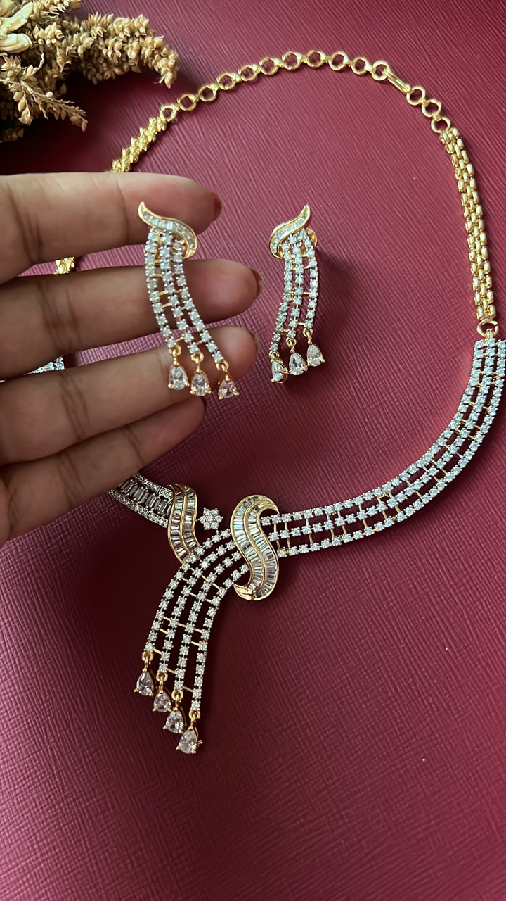 Aswi Diamond Necklace Set