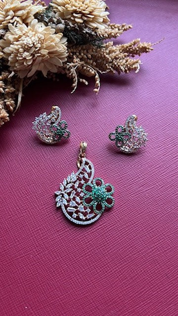 Gauri Diamond Pendant Set
