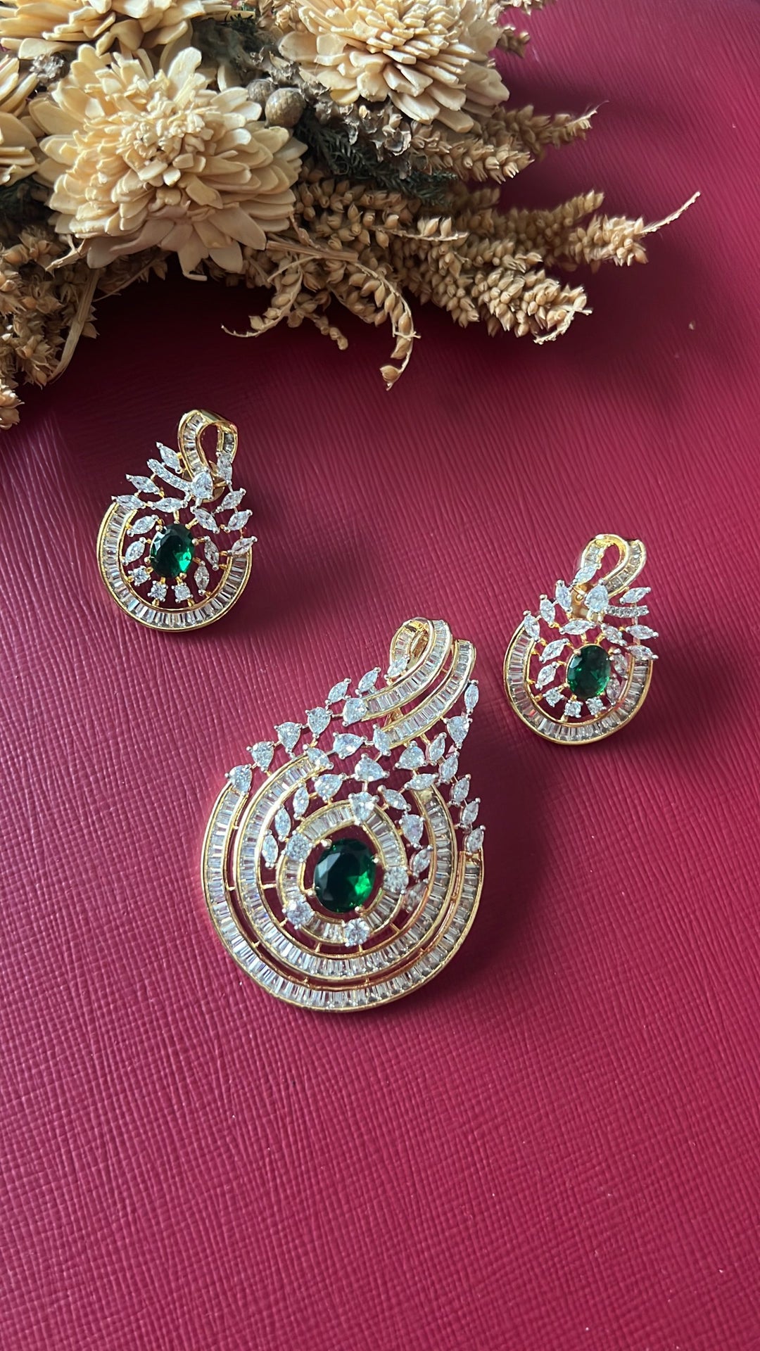 Ria Diamond Pendant Set - Green