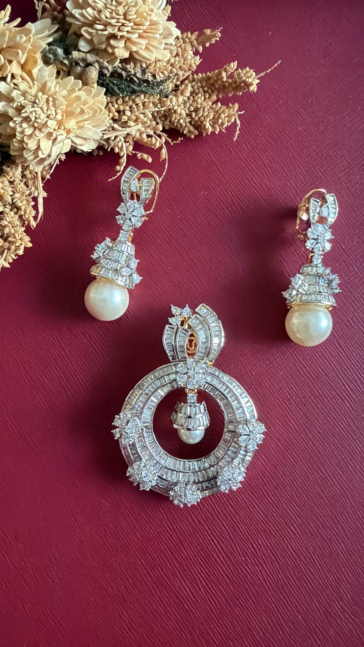 Veya Diamond Pendant Set