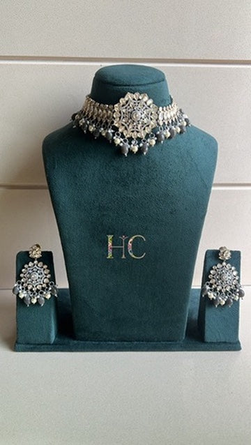 Kundan Priya Choker Set