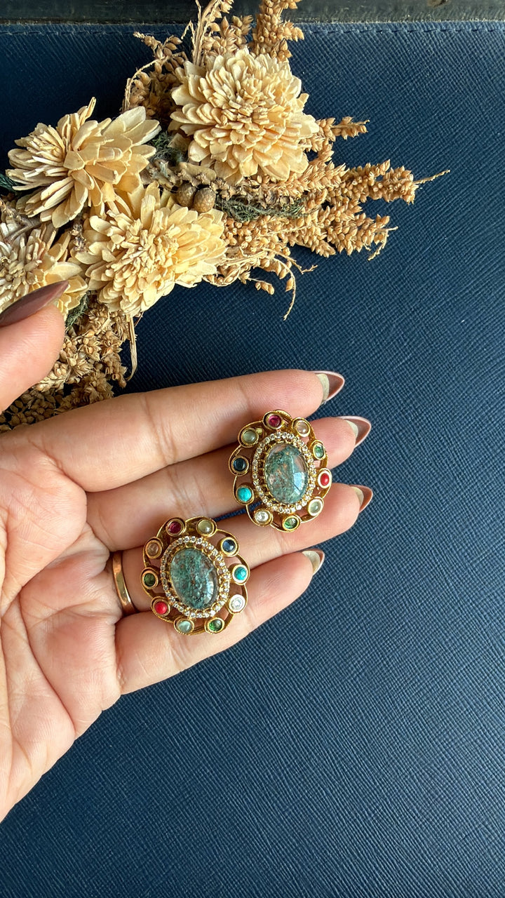 Vaani Kundan Stud