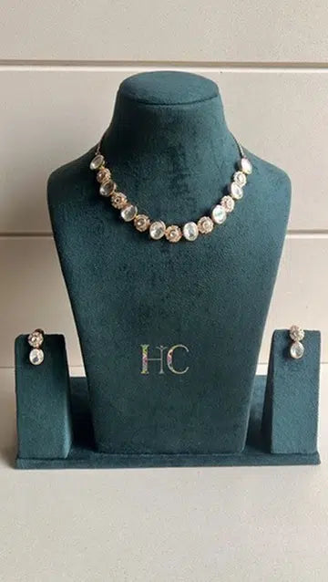 Mira Kundan Necklace Set