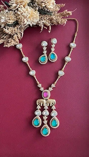 Gold-Plated Elephant Motif Pendant Necklace Set