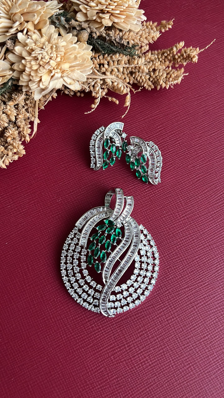 Guhika Diamond Pendant Set