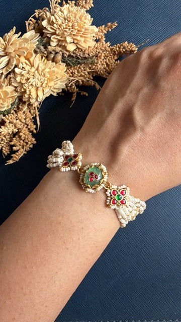 Pachi Kundan bracelet with pearl detailing in gold-tone finish