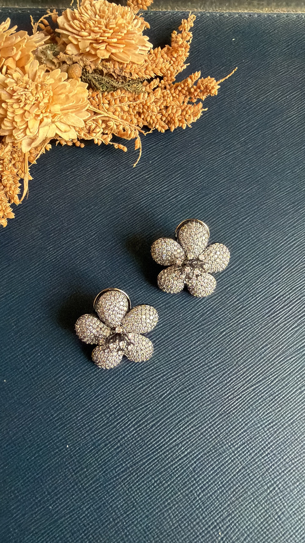 studs for women
stud women
stud earrings for women
ear studs for women