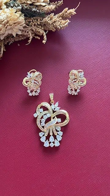Mohita Diamond Pendant Set