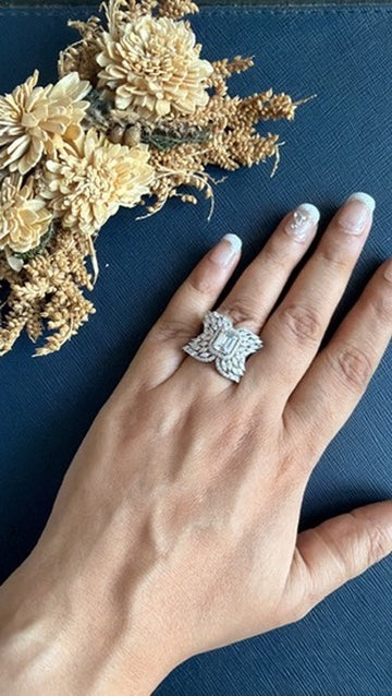 Veena Diamond Ring