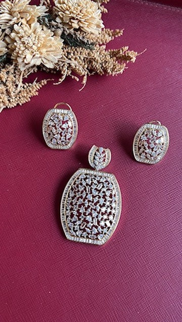 Reena Diamond Pendant Set