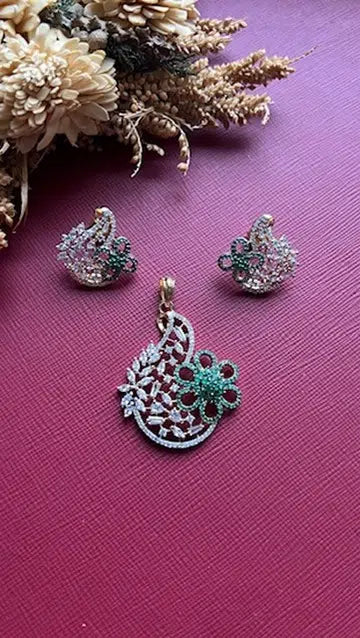 Gauri Diamond Pendant Set