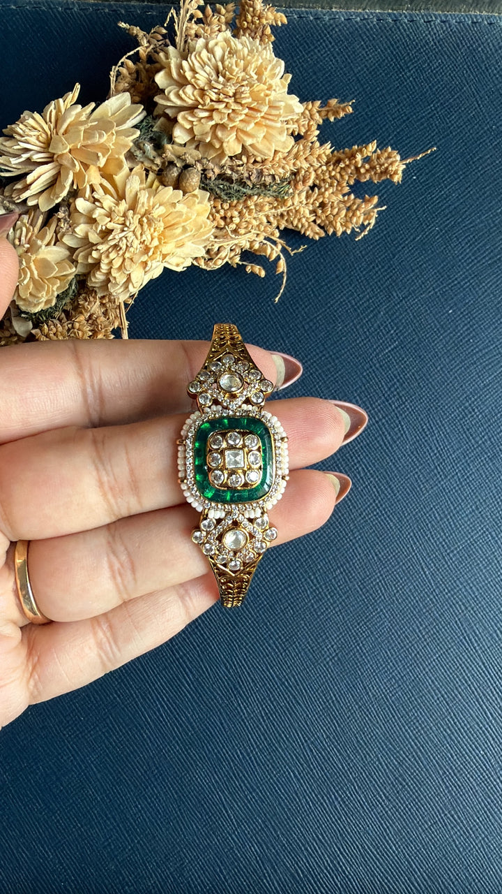 Shweta Kundan Bracelet