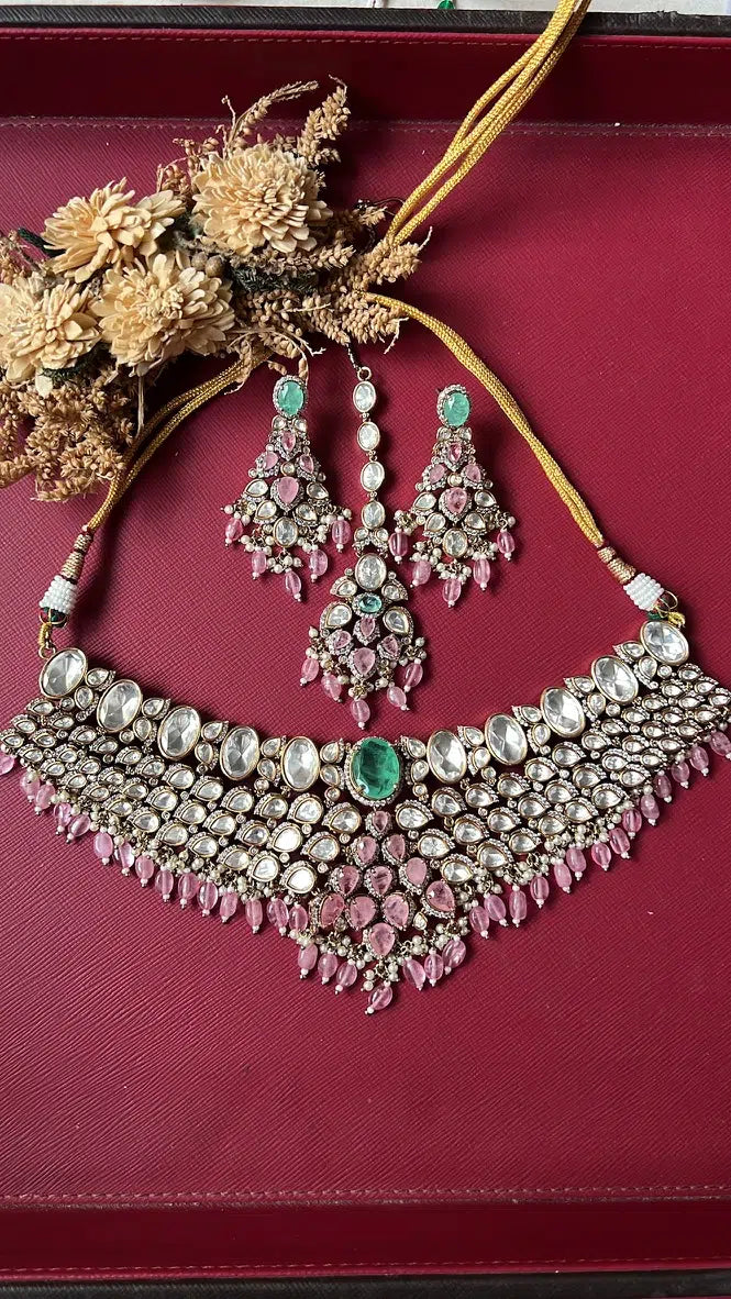 Abhirami Kundan Jewellery Set
