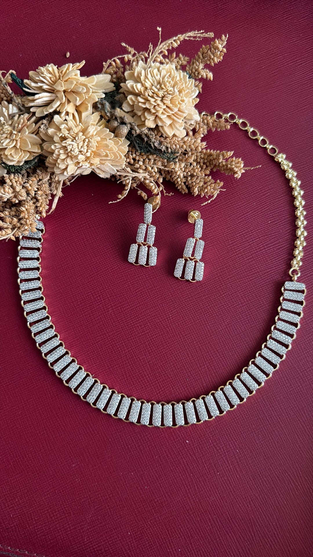 Saloni Diamond Necklace Set