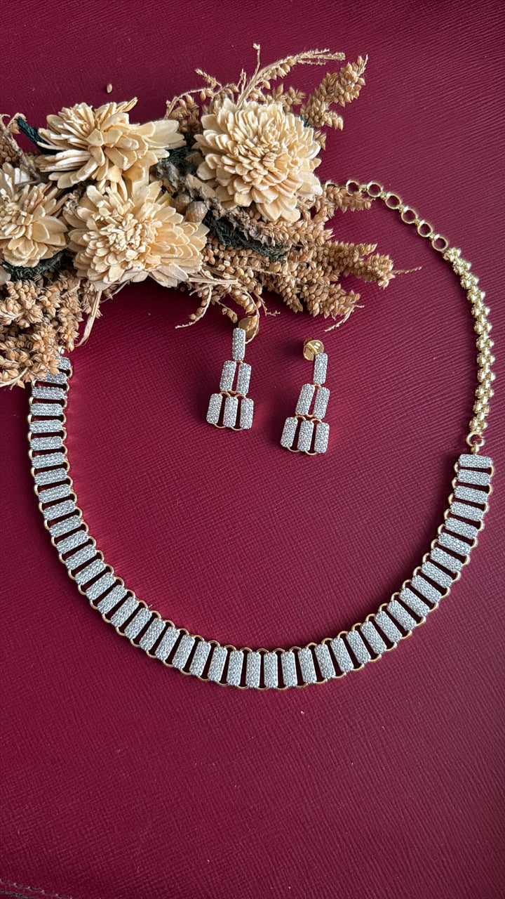 Saloni Diamond Necklace Set
