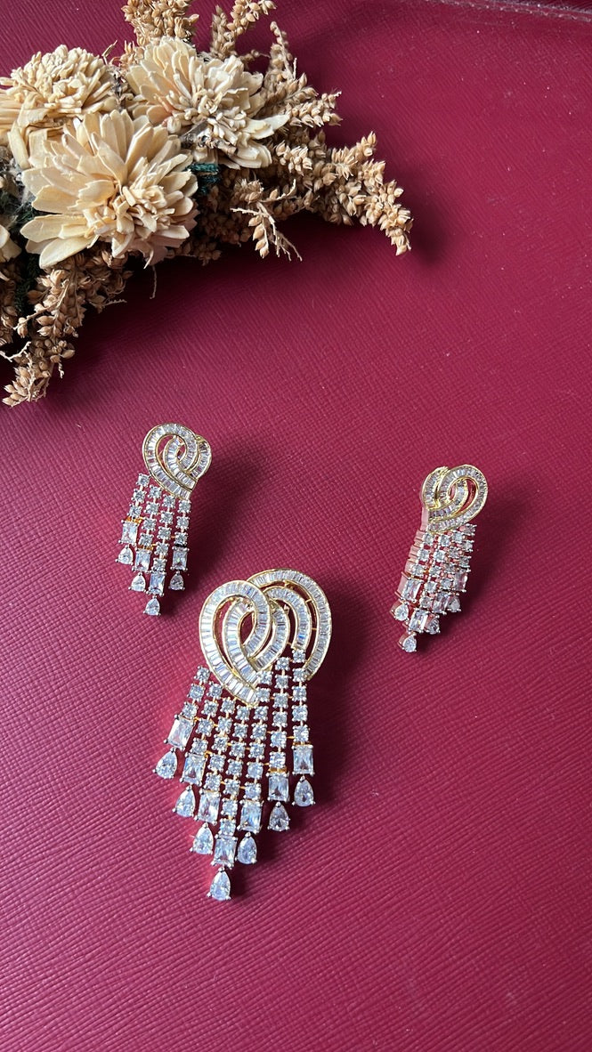 Isra Diamond Pendant Set