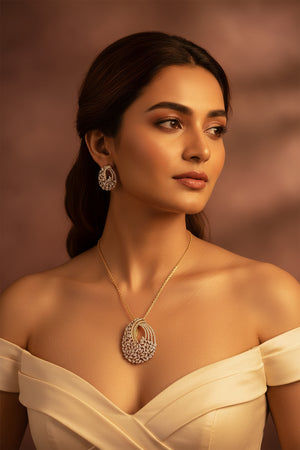 Riaa Diamond Pendant Set