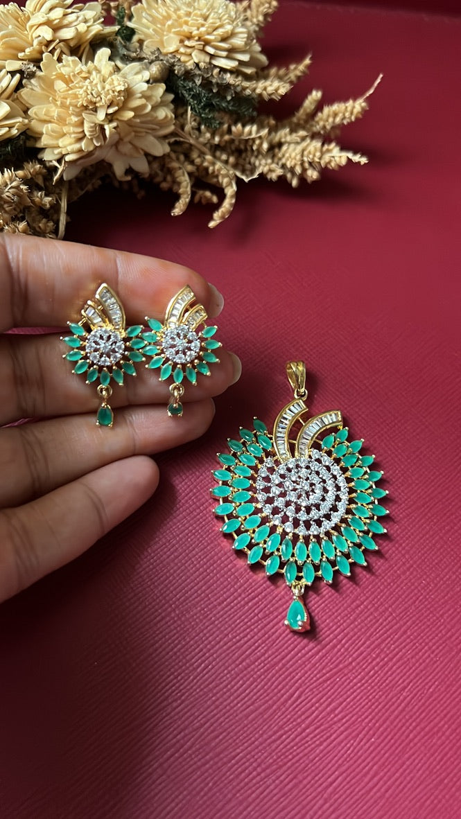 Beautiful Green Diamond Pendant set