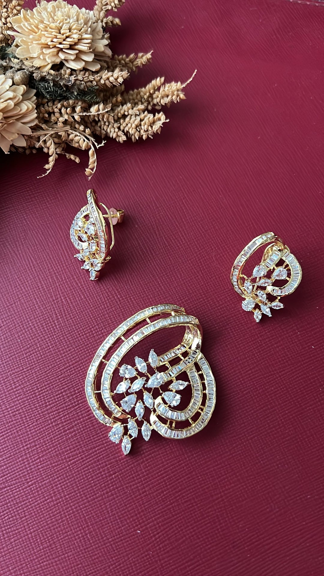 Jivika Diamond Pendant Set