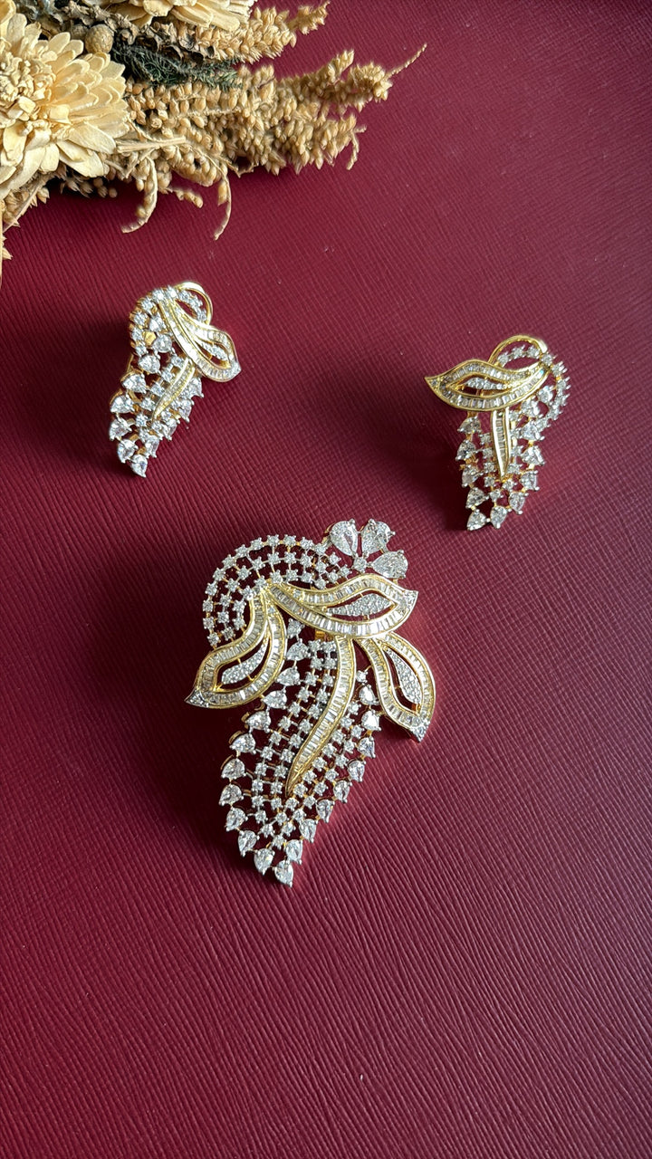 Amodini Diamond Pendant Set