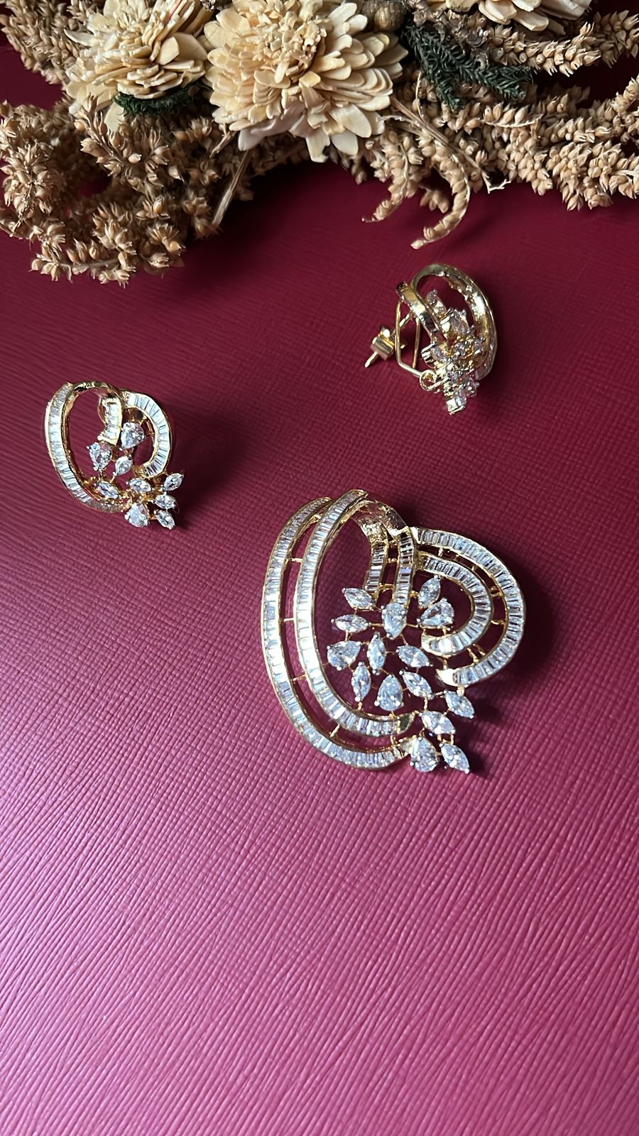 Mrunali Diamond Pendant Set