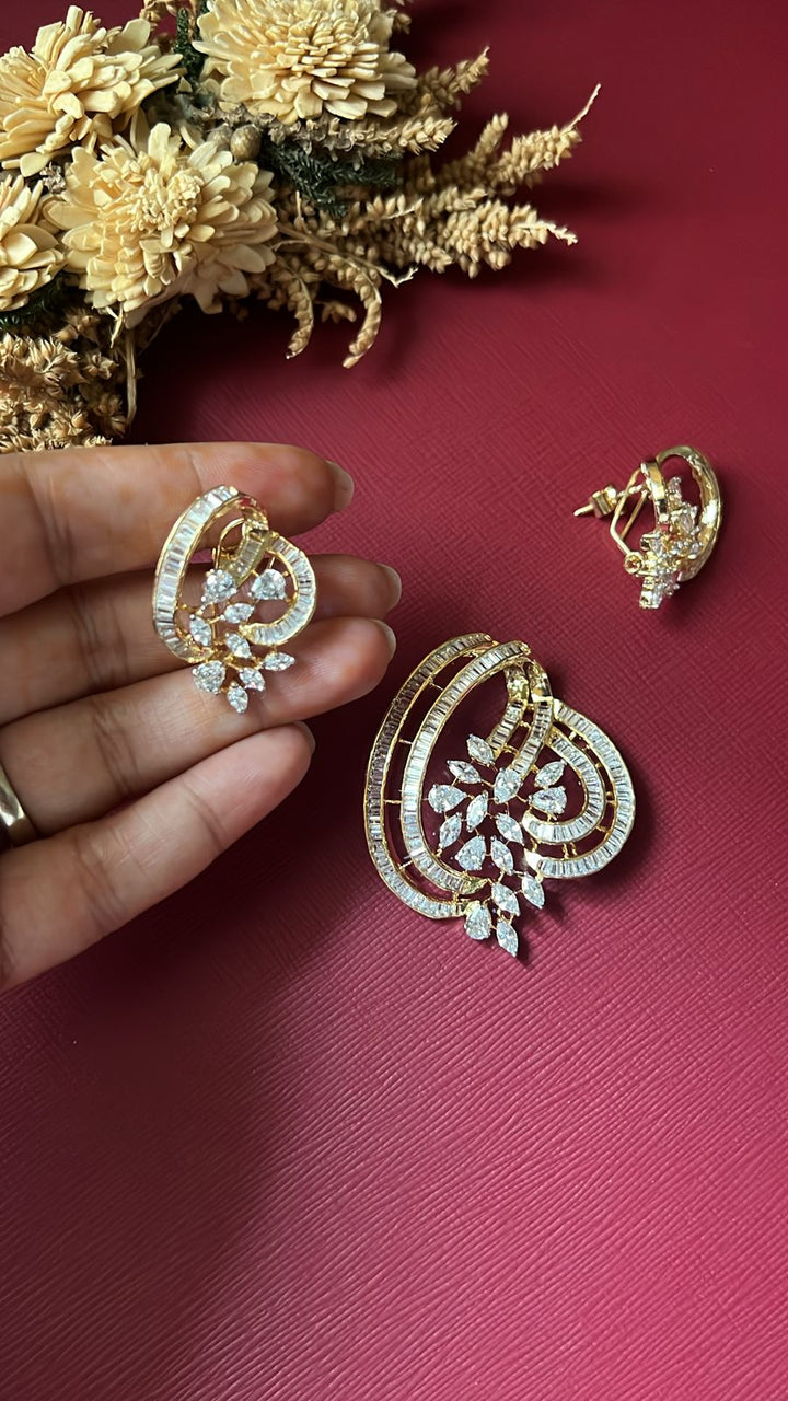 Mrunali Diamond Pendant Set
