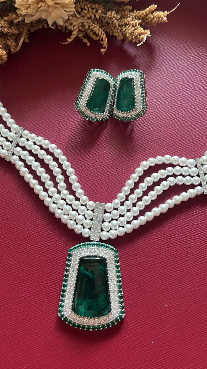 Myra Pearl Necklace Set