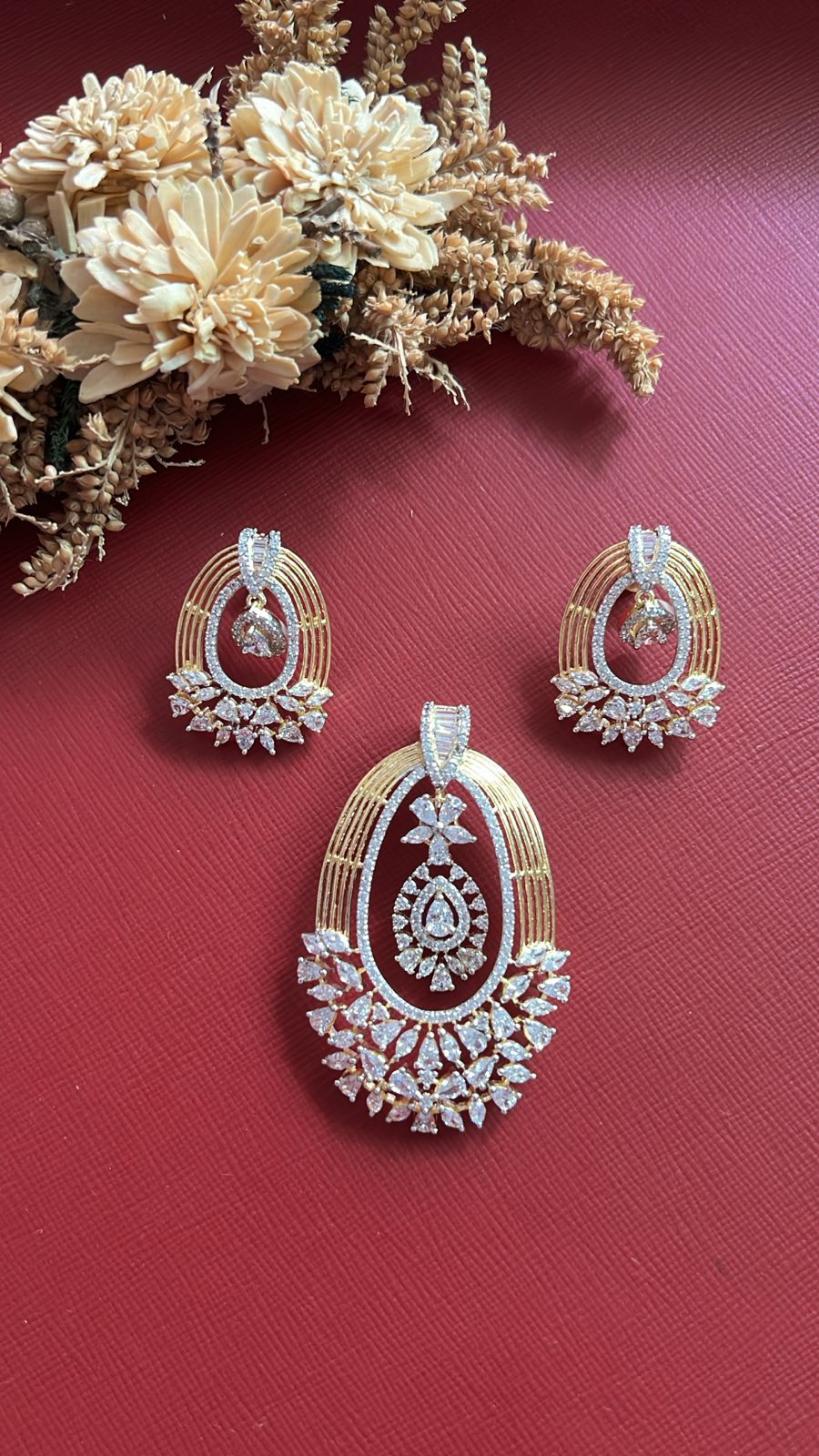 Ridhi Diamond Pendant Set