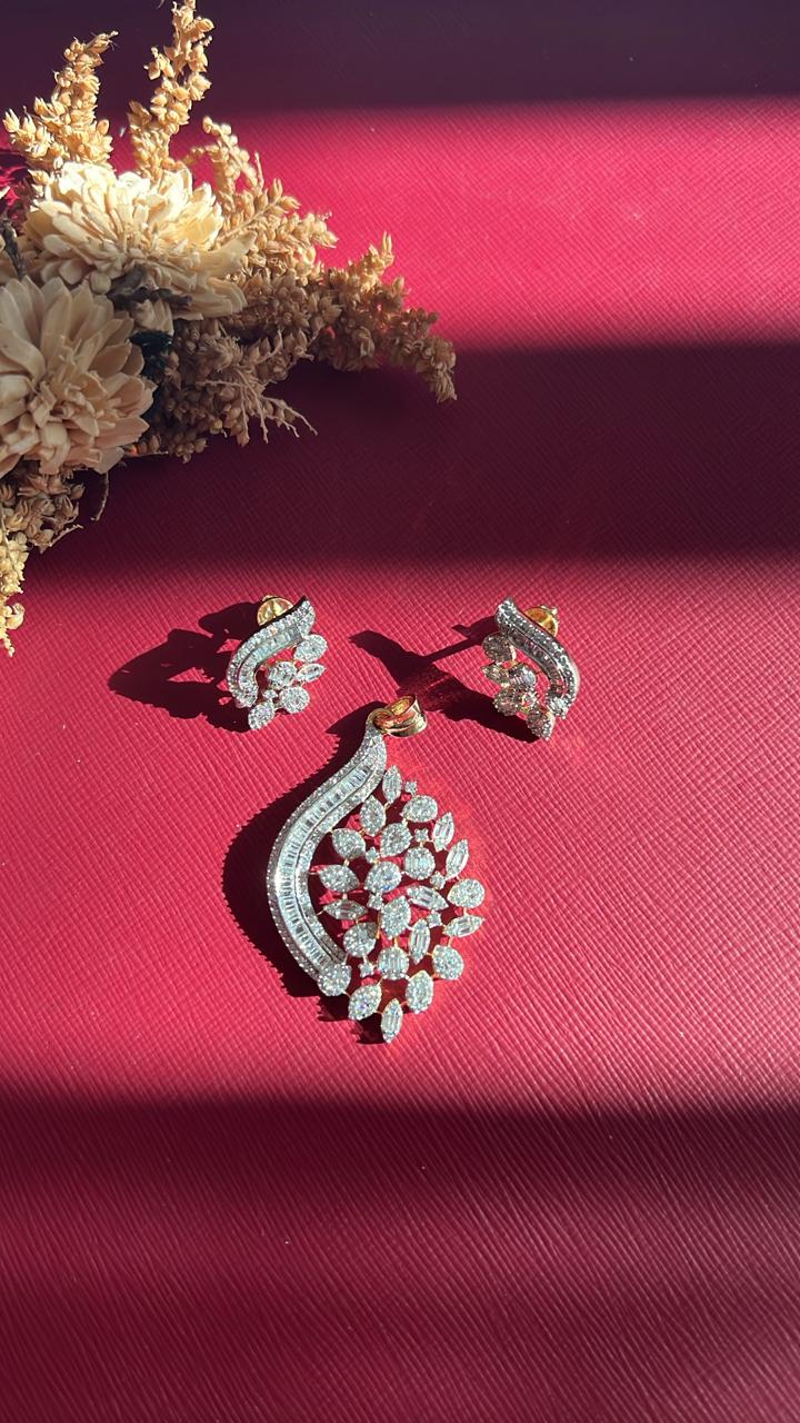 Nalini Diamond Pendant Set