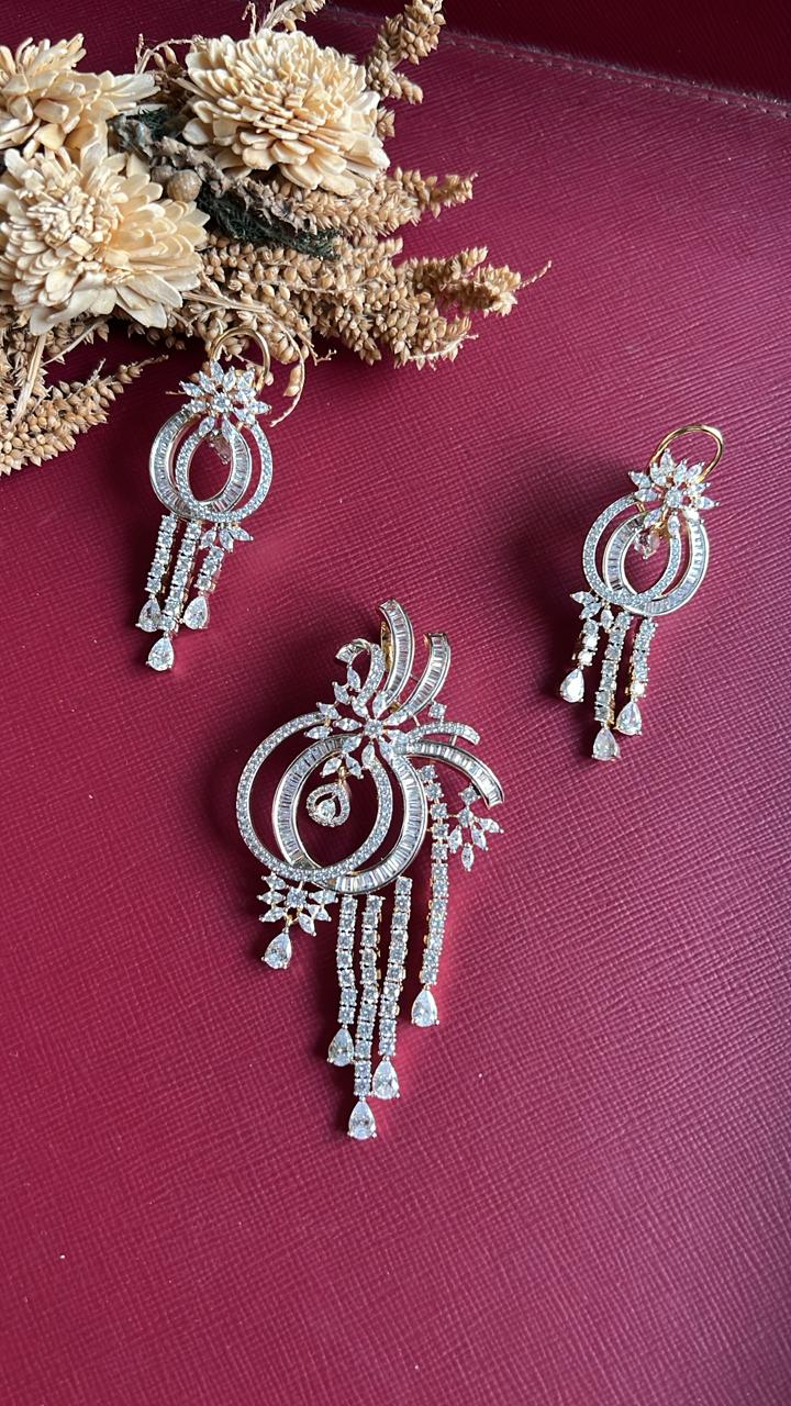 Neetu Diamond Pendant Set