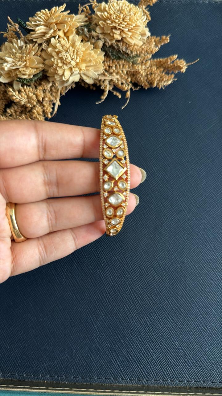Keshini Kundan Bracelet