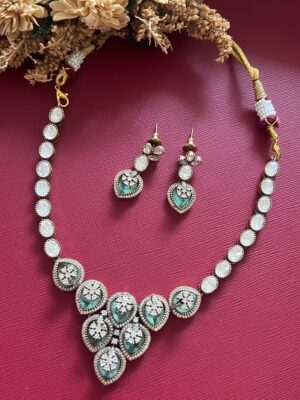 Shreya Kundan & Doublet Stone Necklace Set